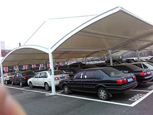 鋼膜結(jié)構(gòu)車(chē)棚特點(diǎn)，怪不得越來(lái)越多人選擇！(圖文)