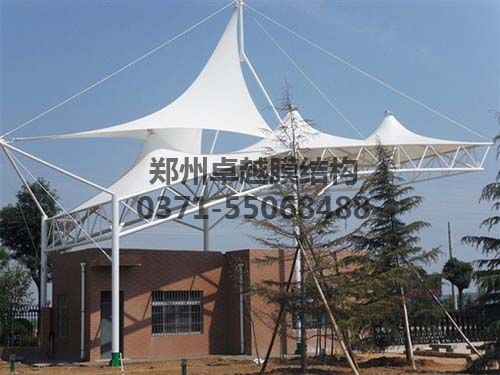 膜結(jié)構(gòu)材料主要有四種：膜材、鋼構(gòu)、索及附件