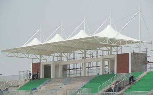 鄭州澍青醫(yī)學(xué)高等?？茖W(xué)校膜結(jié)構(gòu)看臺(tái)