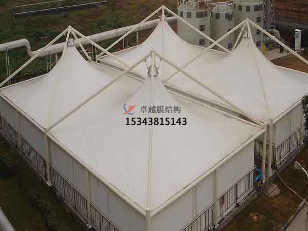 膜結(jié)構(gòu)污水池材質(zhì)應用以及施工細節(jié) 　　