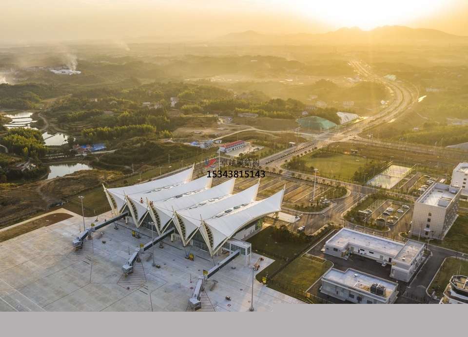 岳陽民用機(jī)場膜結(jié)構(gòu)航站樓施工案例