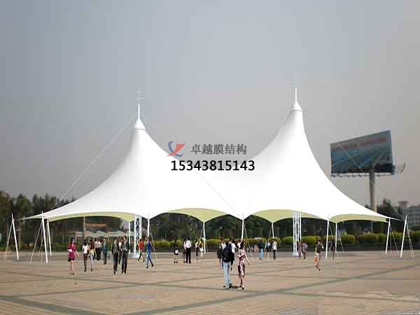 運(yùn)城商業(yè)廣場<font color='red'>張拉膜結(jié)構(gòu)</font>景觀棚/雨棚設(shè)計(jì)搭建