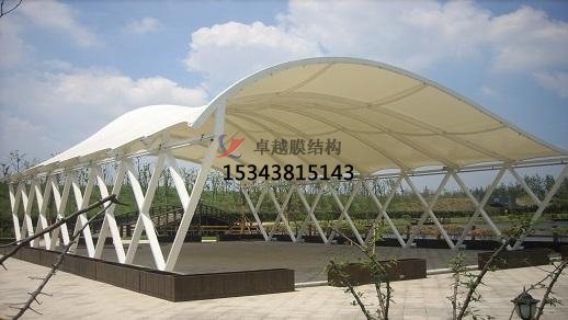 ?？谏虡I(yè)廣場雨棚搭建