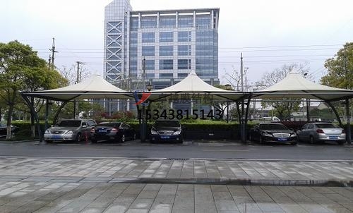 荊門商業(yè)廣場(chǎng)雨棚搭建