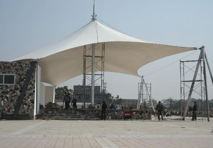 不看不知道，<font color='red'>膜結(jié)構(gòu)車棚</font>的好處這么多