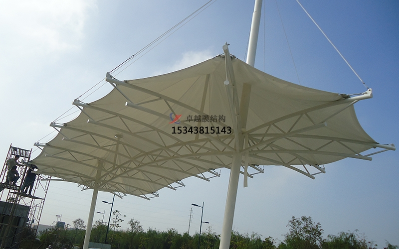 選擇張拉膜結(jié)構(gòu)必須要具備哪些性能？