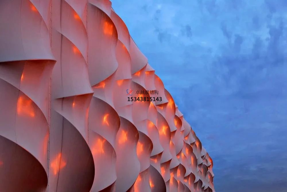 曲線時(shí)代，可彎可曲的膜結(jié)構(gòu)