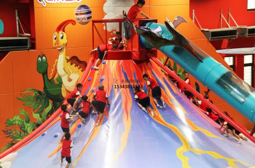 彩膜火山攀巖生產(chǎn)廠家如何選擇？