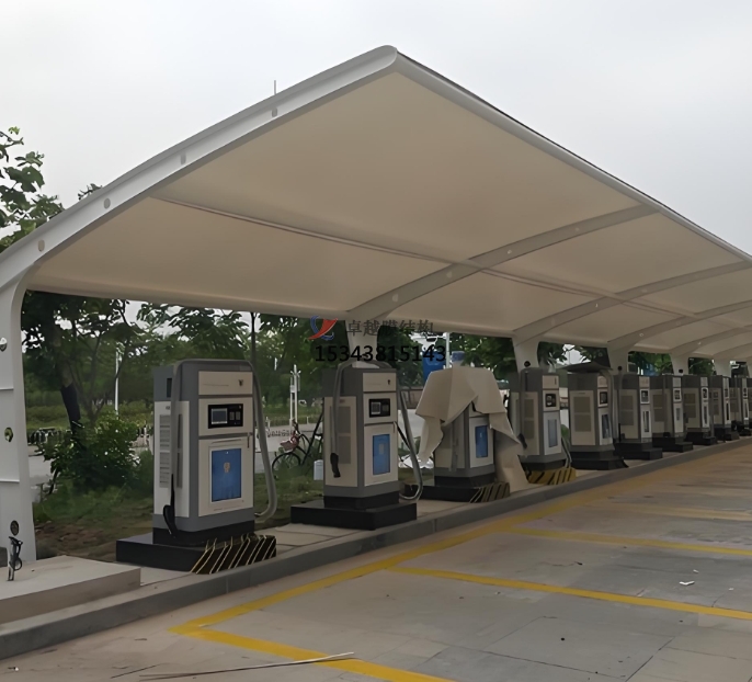 膜結構充電站安全嗎？