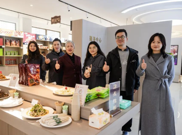 鑫佳寶｜特色產品展風采，鄭向東副市長親臨助前行！